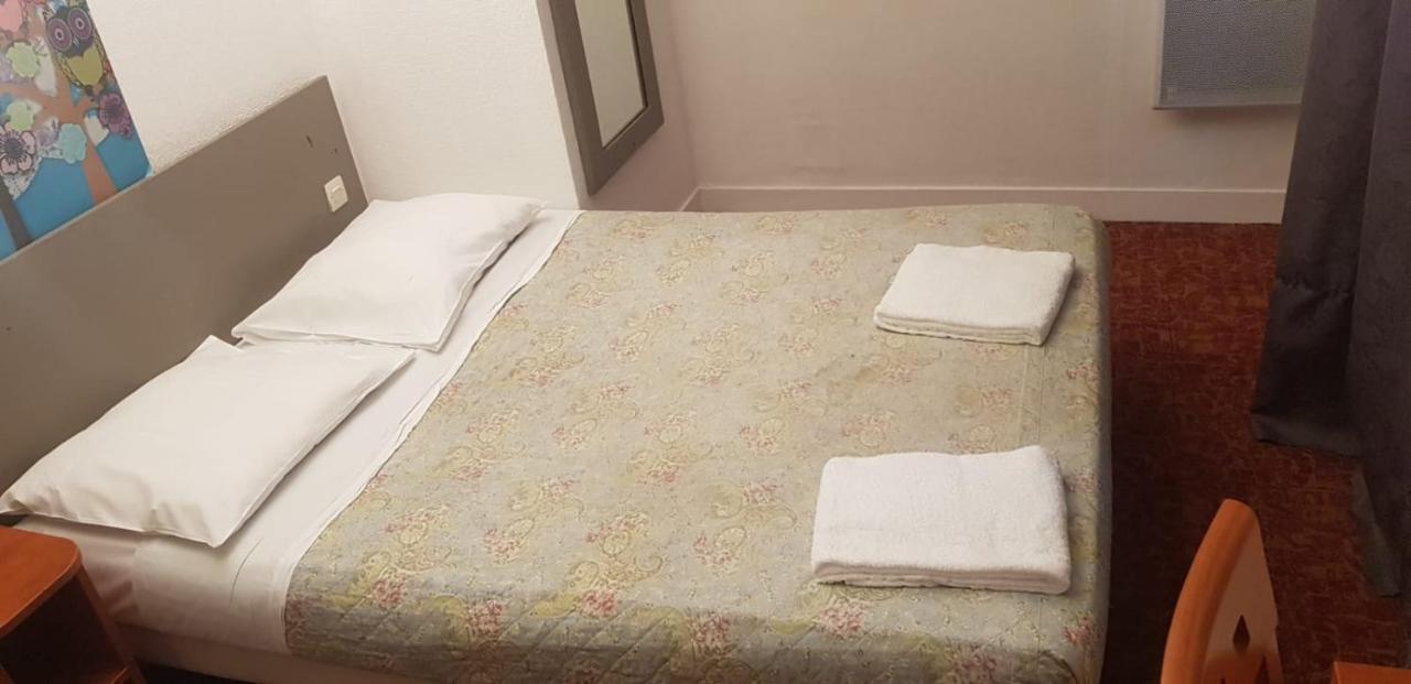 Hotel Petit Bastille أولناي سو بوا المظهر الخارجي الصورة